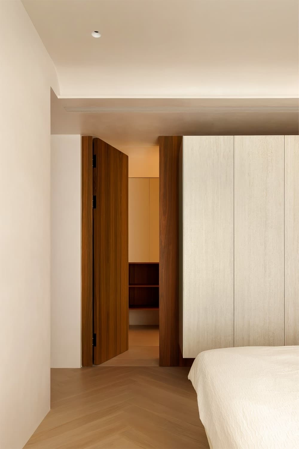 Dressing Room Duplex — photo 3